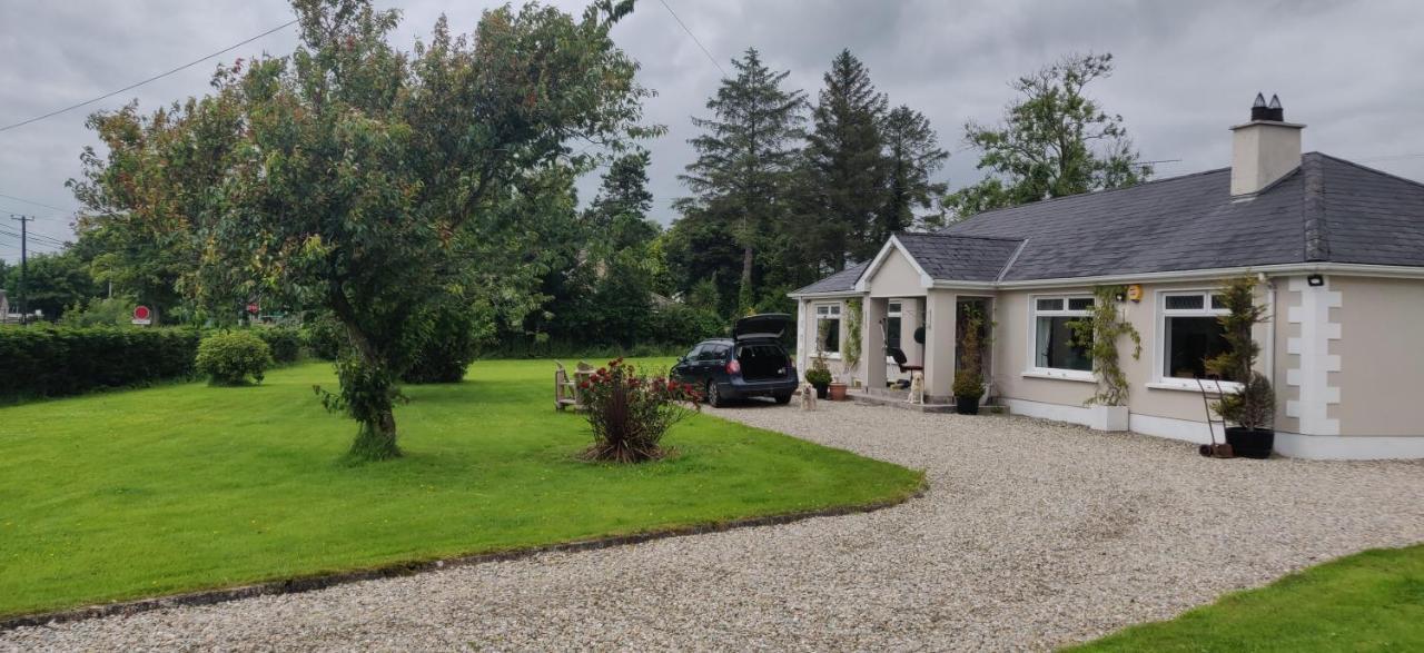 Rossgier Bungalow Lifford Exterior photo